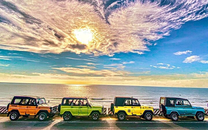 RENT JEEP DRIVING TO THE TOP OF WHITE SAND DUNES MUI NE  MUI NE SAND DUNES  JEEP RENT