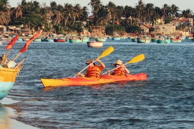Chèo Kayak và Sup ở Làng Chài Mũi Né