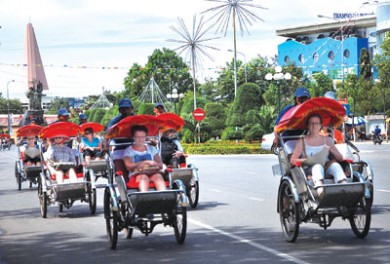 Phan Thiet tour by cyclo and boat